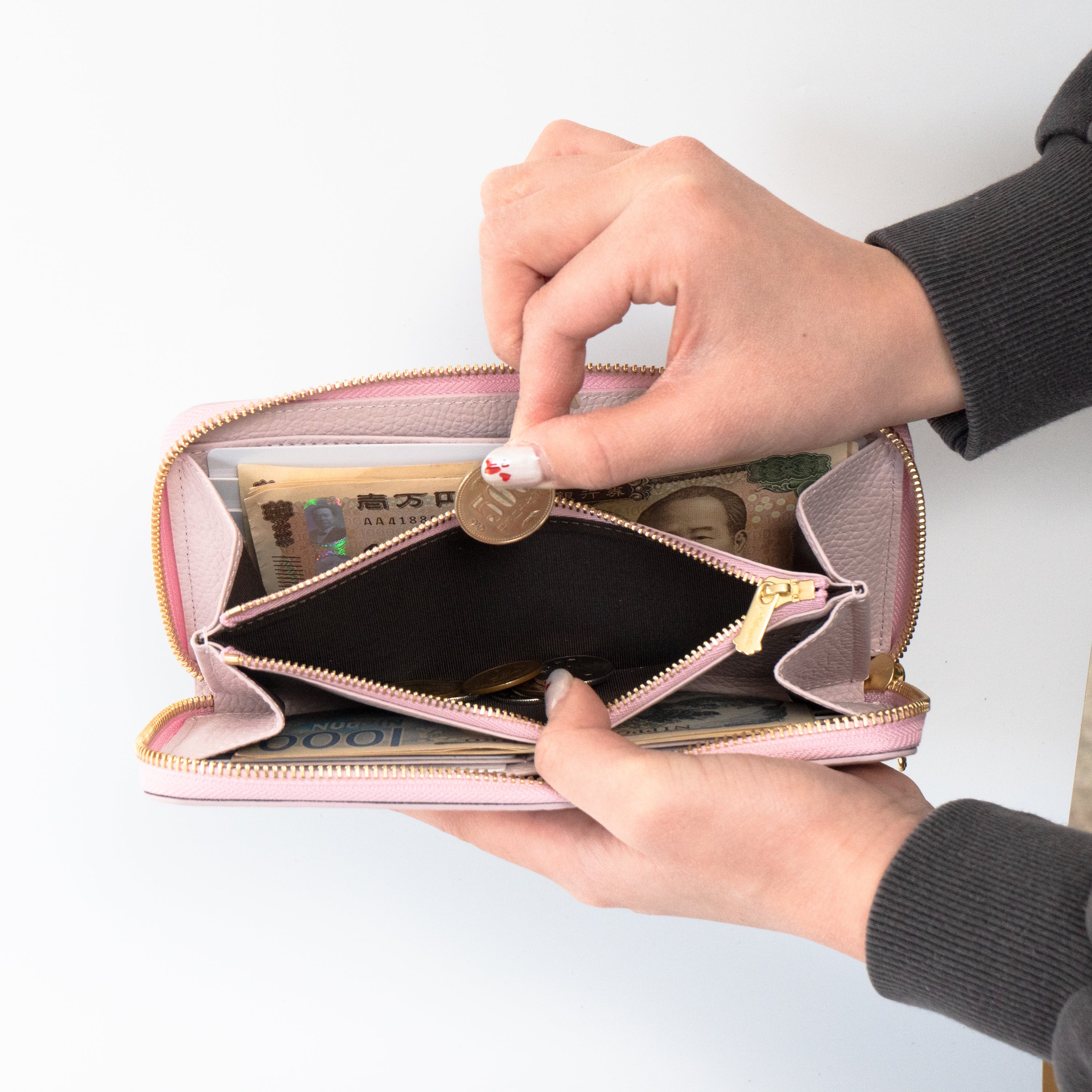 PAWラウンドファスナー長財布   キュイール・マッシュ  /  モーヴシルヴェスティン