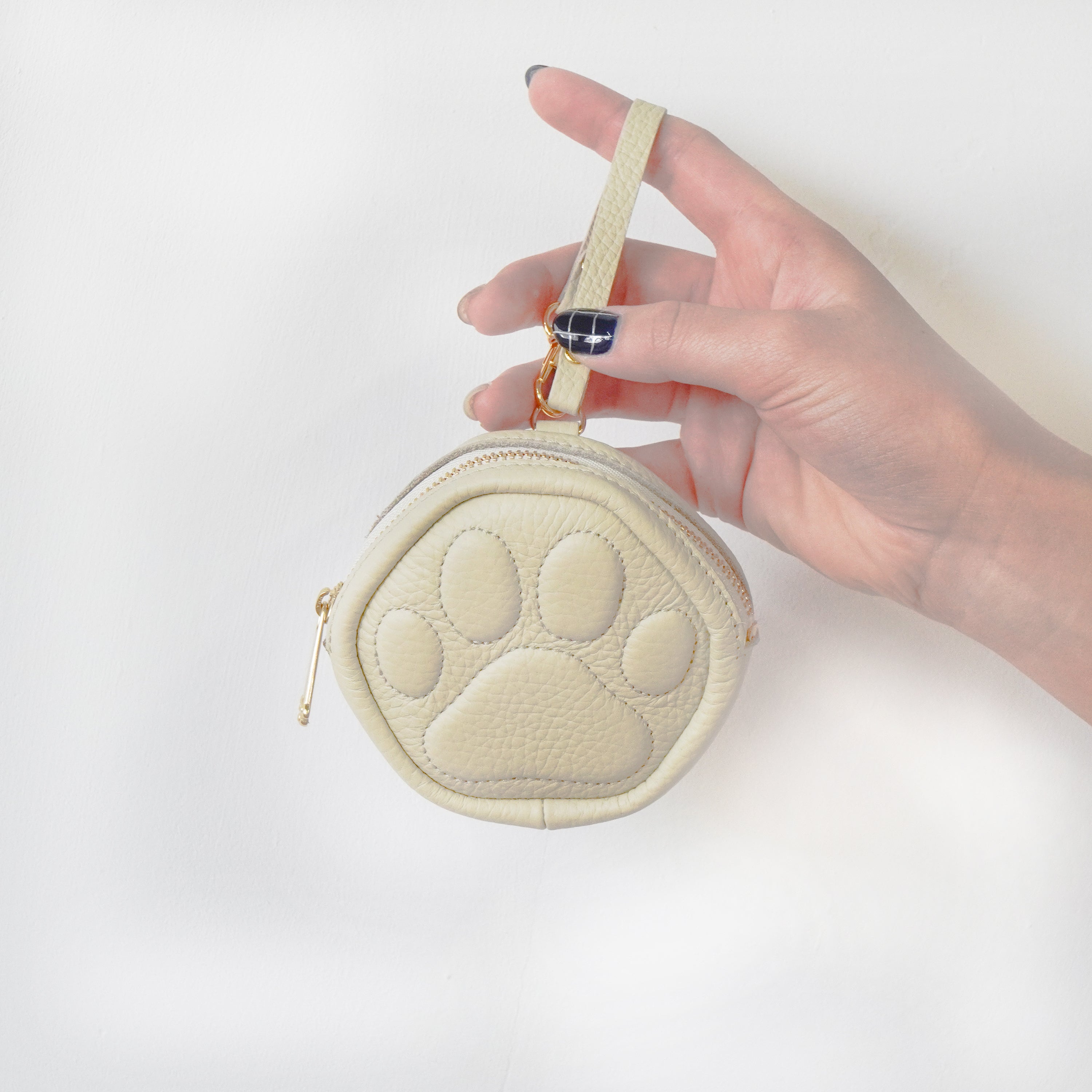 【2/21(土)22:00～23(月)23:59】【猫の日限定】PAWうちのこチャームポーチ　キュイール・マッシュ   /  メレンゲ