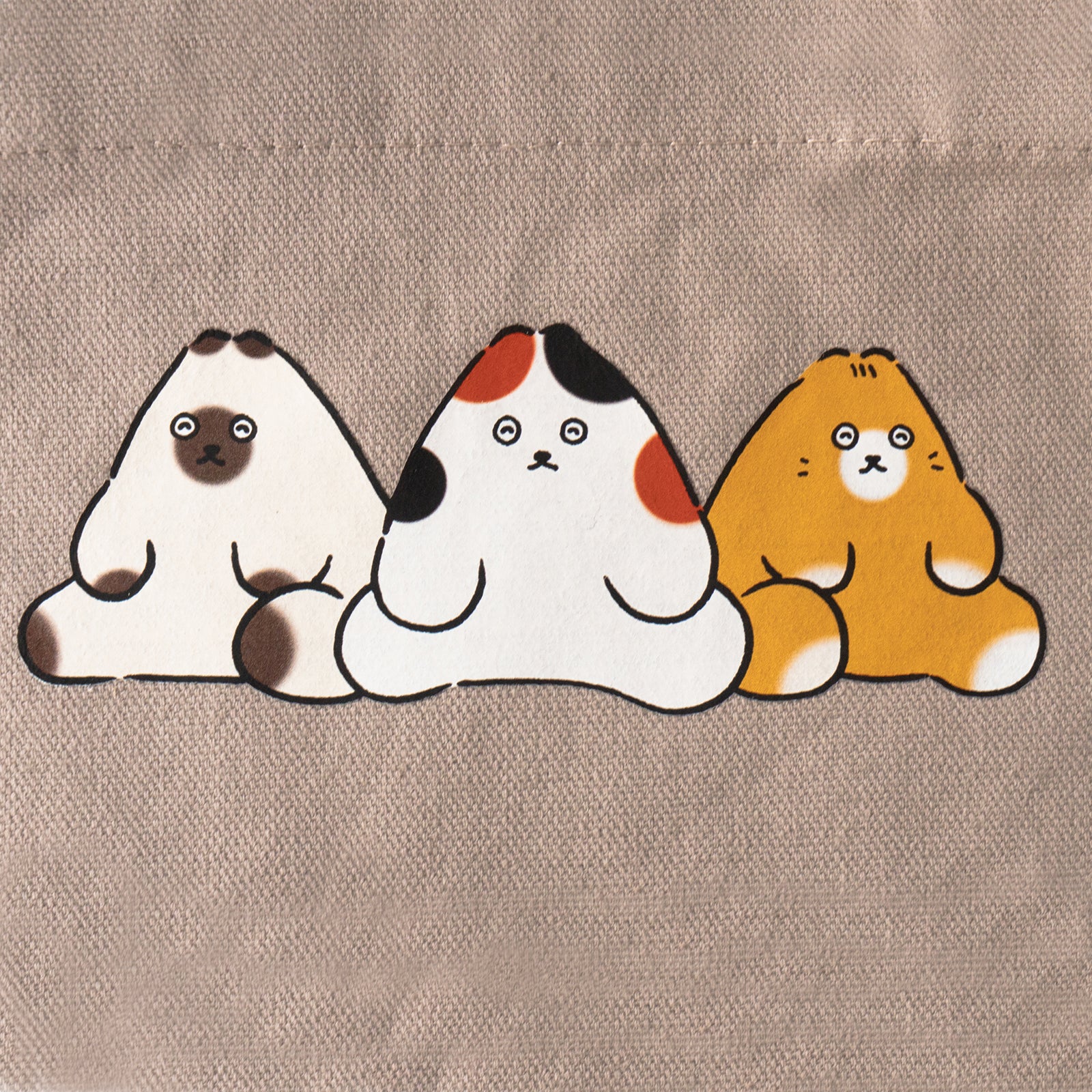 【期間限定：3月20日(金)22:00～22日(日)】にゃんぺんトートバッグ・S  [仲良し3にゃんぺんず]  /  グレージュ