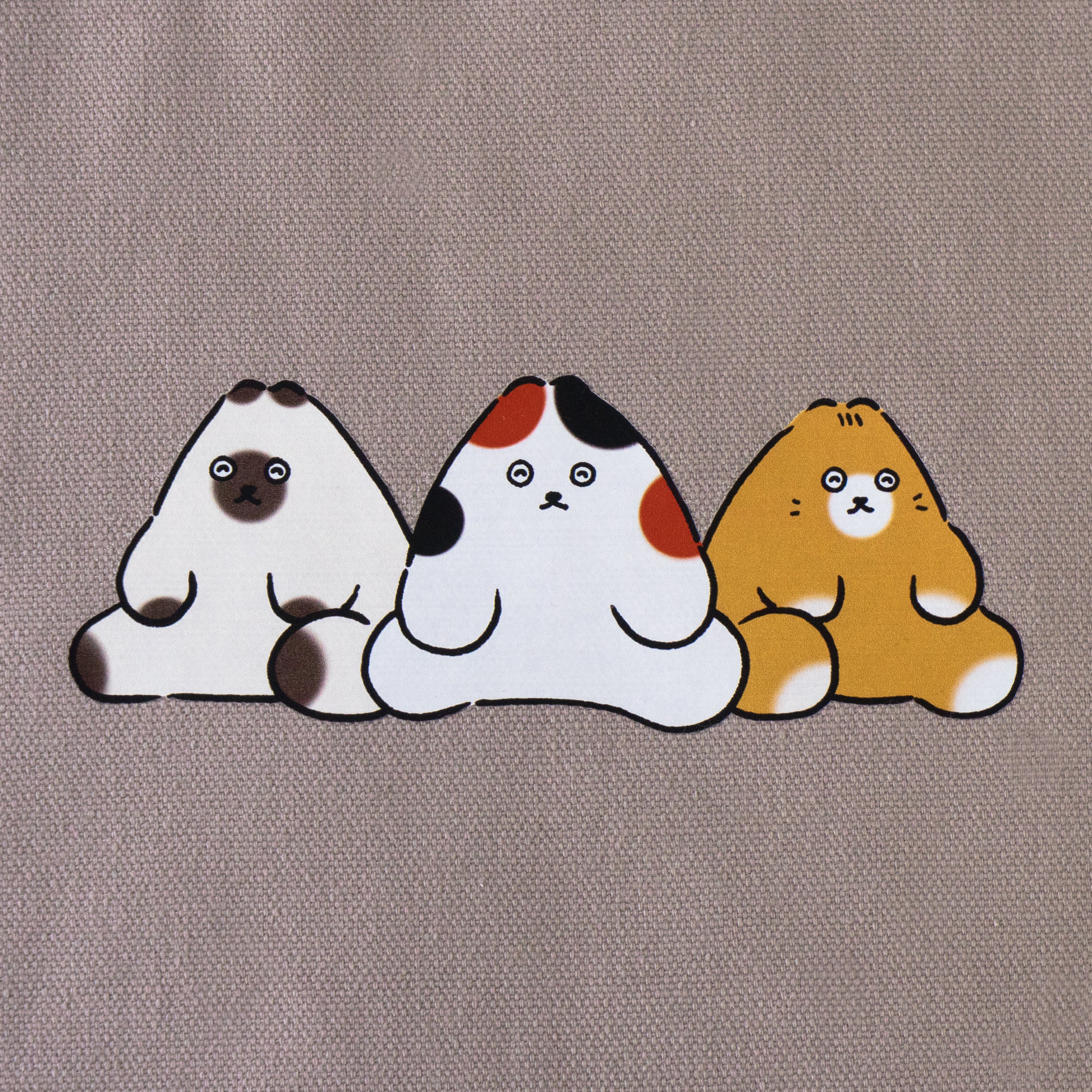 【期間限定：3月20日(金)22:00～22日(日)】にゃんぺんトートバッグ・M  [仲良し3にゃんぺんず]  /  グレージュ