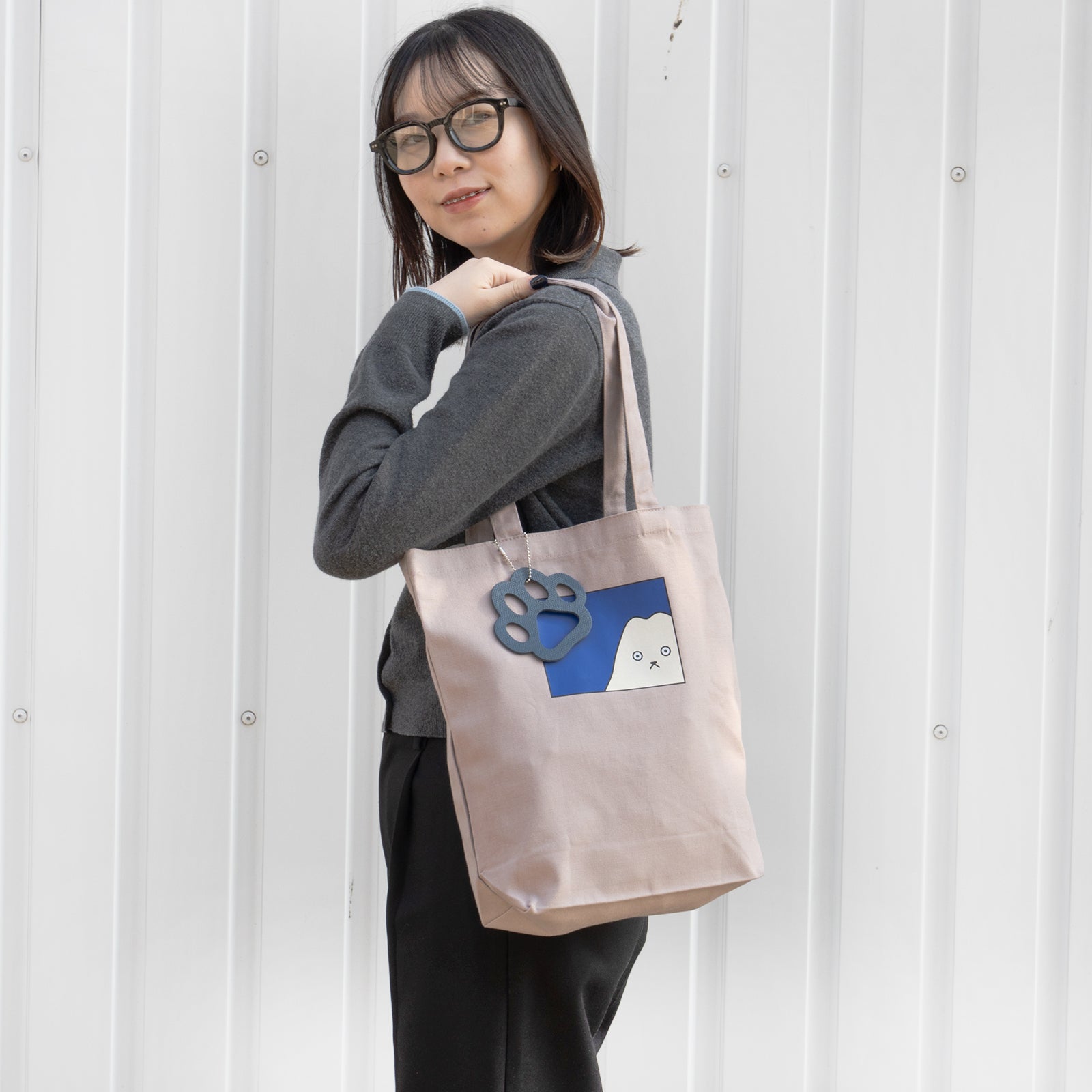 【期間限定：3月20日(金)22:00～22日(日)】にゃんぺんトートバッグ・M  [富士山にゃんぺん]  /  グレージュ