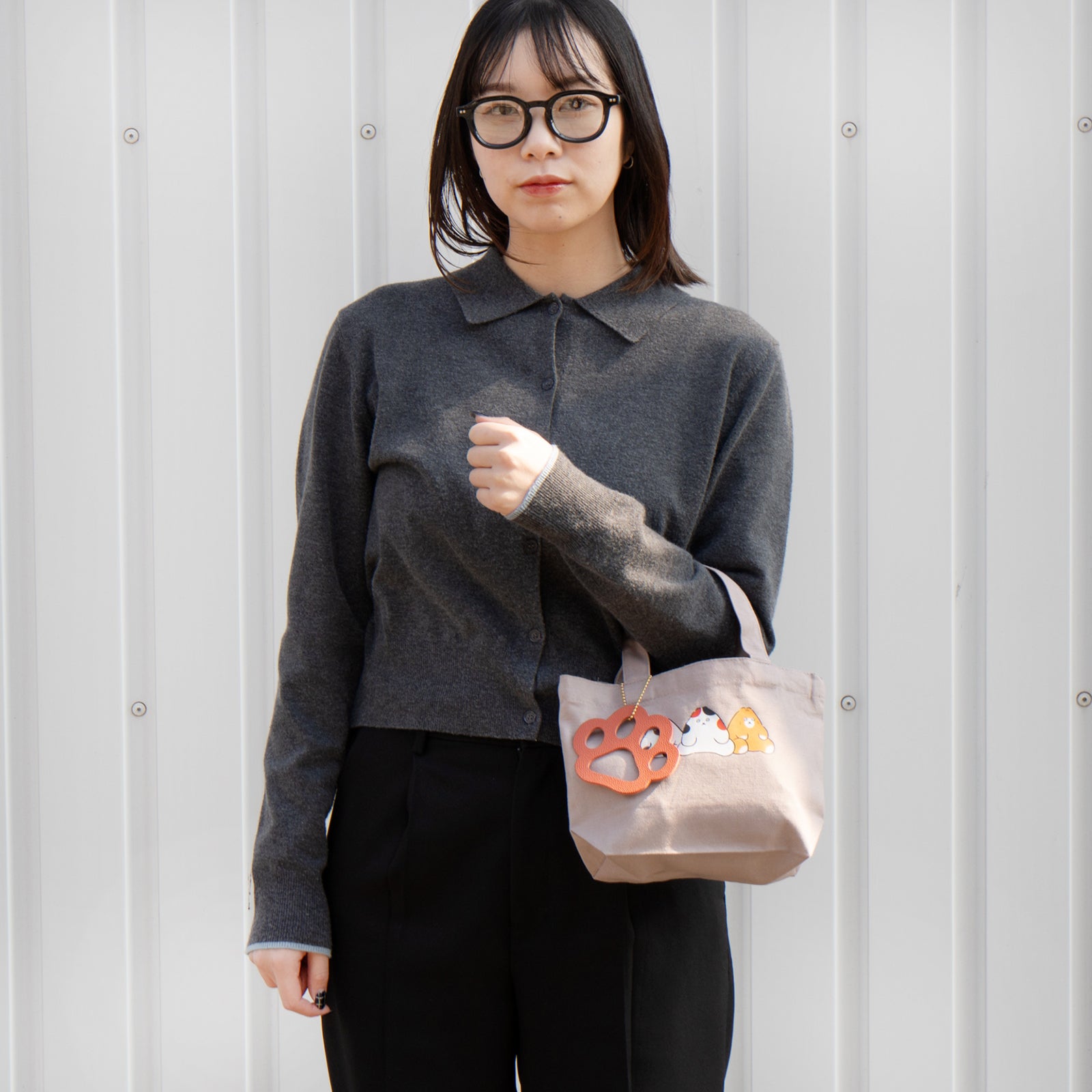 【期間限定：3月20日(金)22:00～22日(日)】にゃんぺんトートバッグ・S  [仲良し3にゃんぺんず]  /  グレージュ