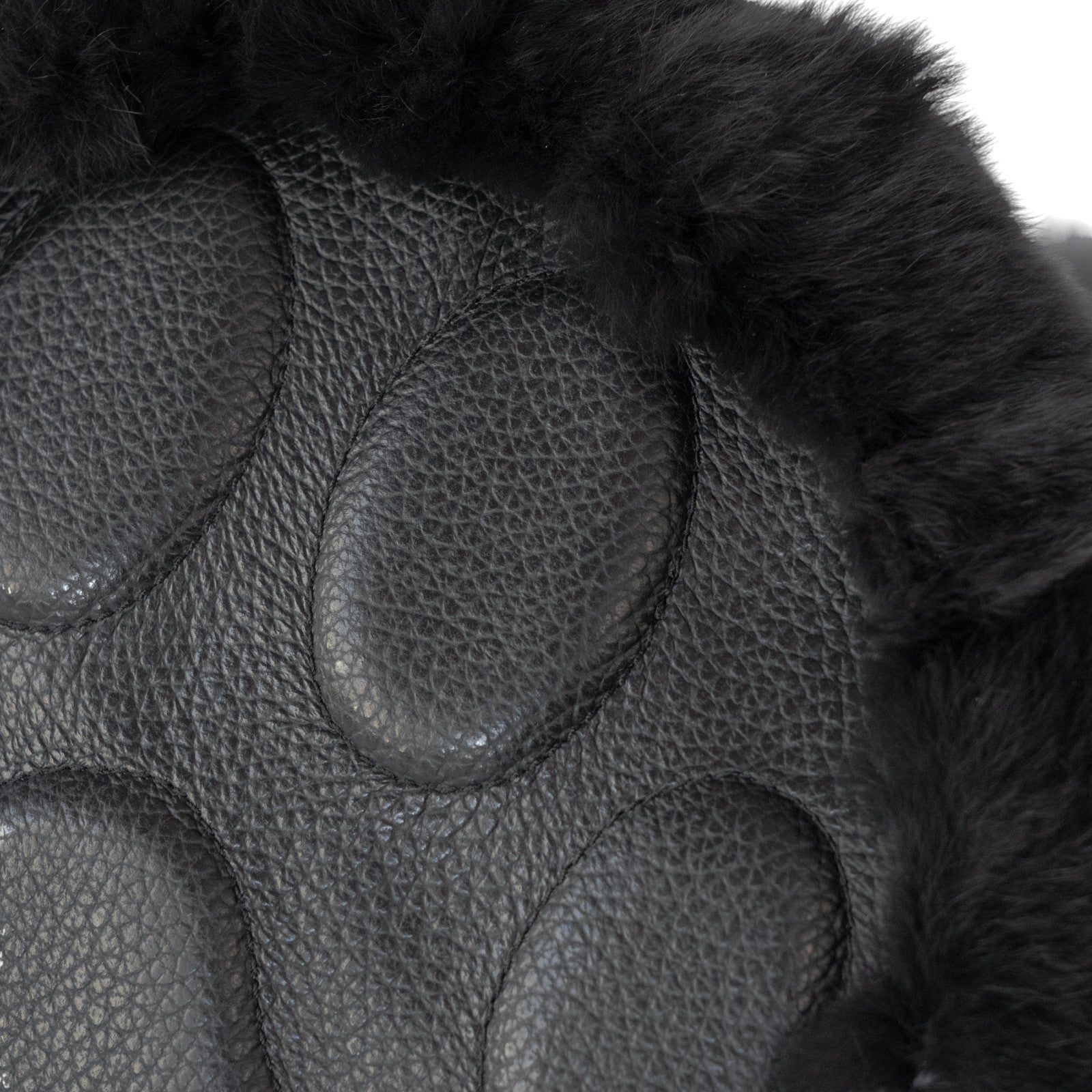 【11/21(金)22:00～ 26時間限定販売】【数量限定】 ワンハンドルファーバッグ・PAW  (パウ)   / ブラック