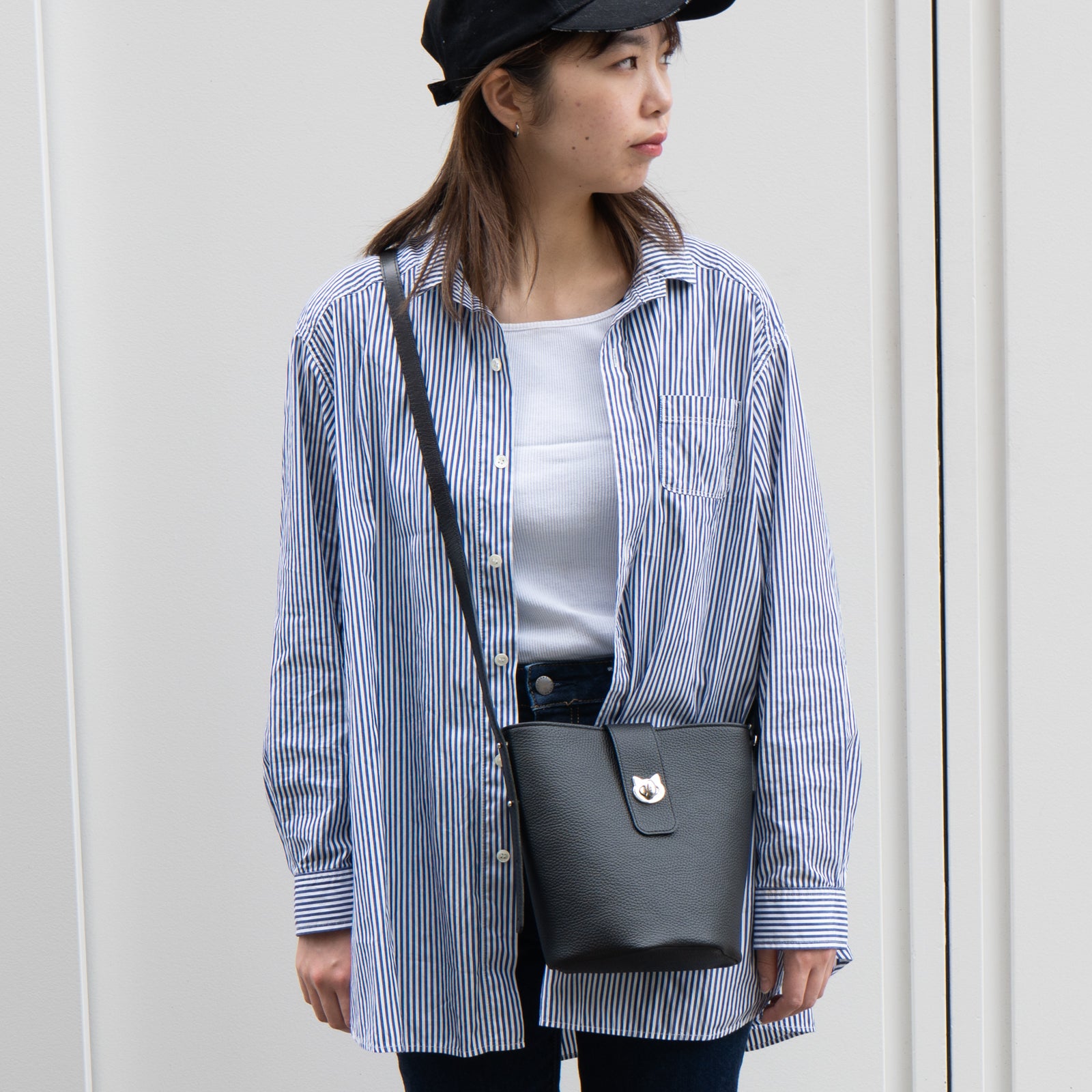 [Limited quantity] Shoulder bag PAW Cuir Mache / Black