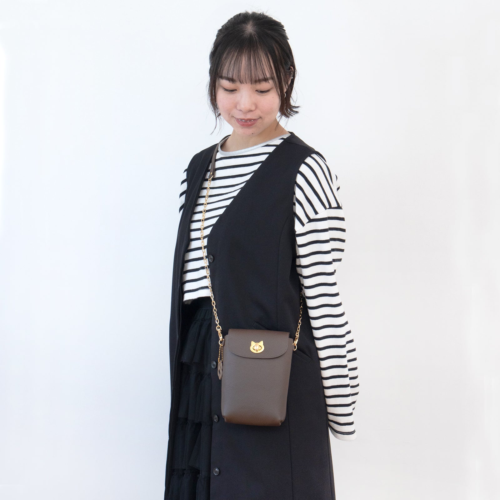 フルーニャスマホポシェット   キュイール・マッシュ  /  チョコ