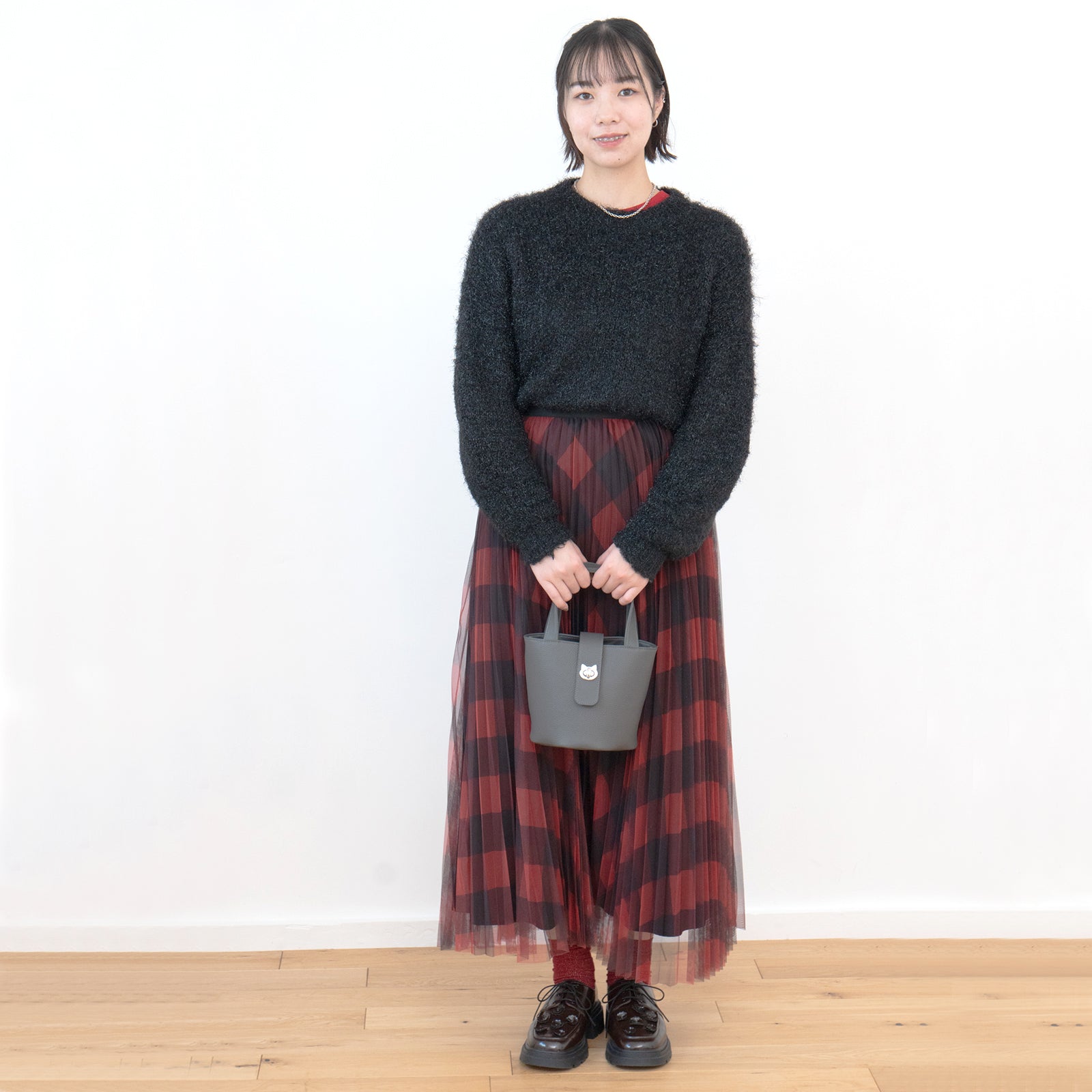 【12/7(日)22:00～ 26時間限定販売】【数量限定】 チェーンショルダー付きミニバッグ・PAW  (パウ)   / グラファイト