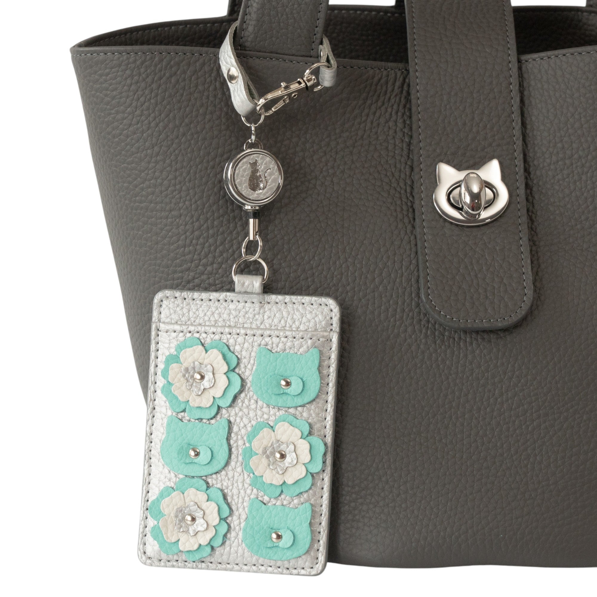 [Pre-order: May 15th (Fri) 10:00 PM - 17th (Sun)] Flower Nyan Pass Case - Cuir Mash / Silver